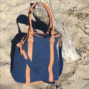 Bass canvas shoulder bag